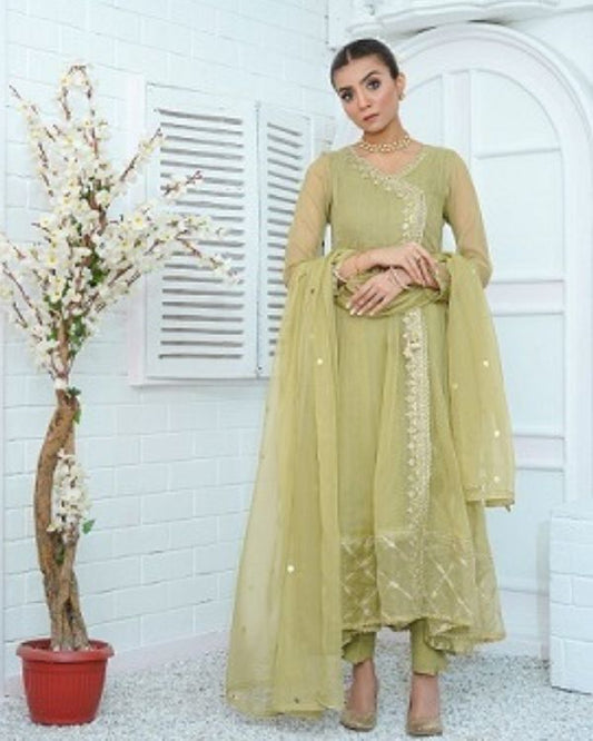ARIA[3piece] adorned with intricate cultural details.
